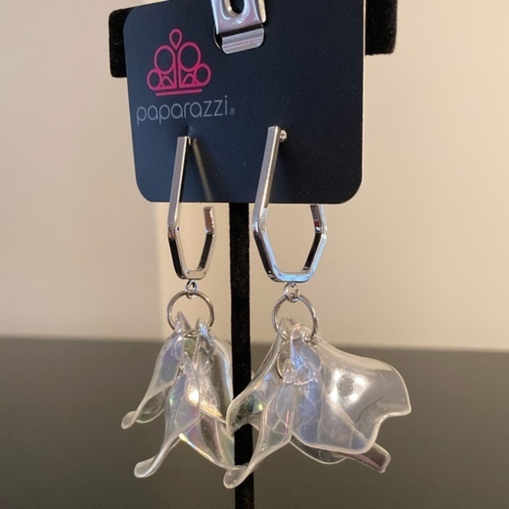 paparazzi Iridescent Clear Dangle Flower Earrings